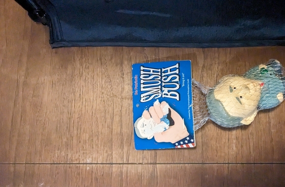 "Smush Bush"  2004 Political Collectible Vintage Propaganda_New in Package! - Picture 2 of 6